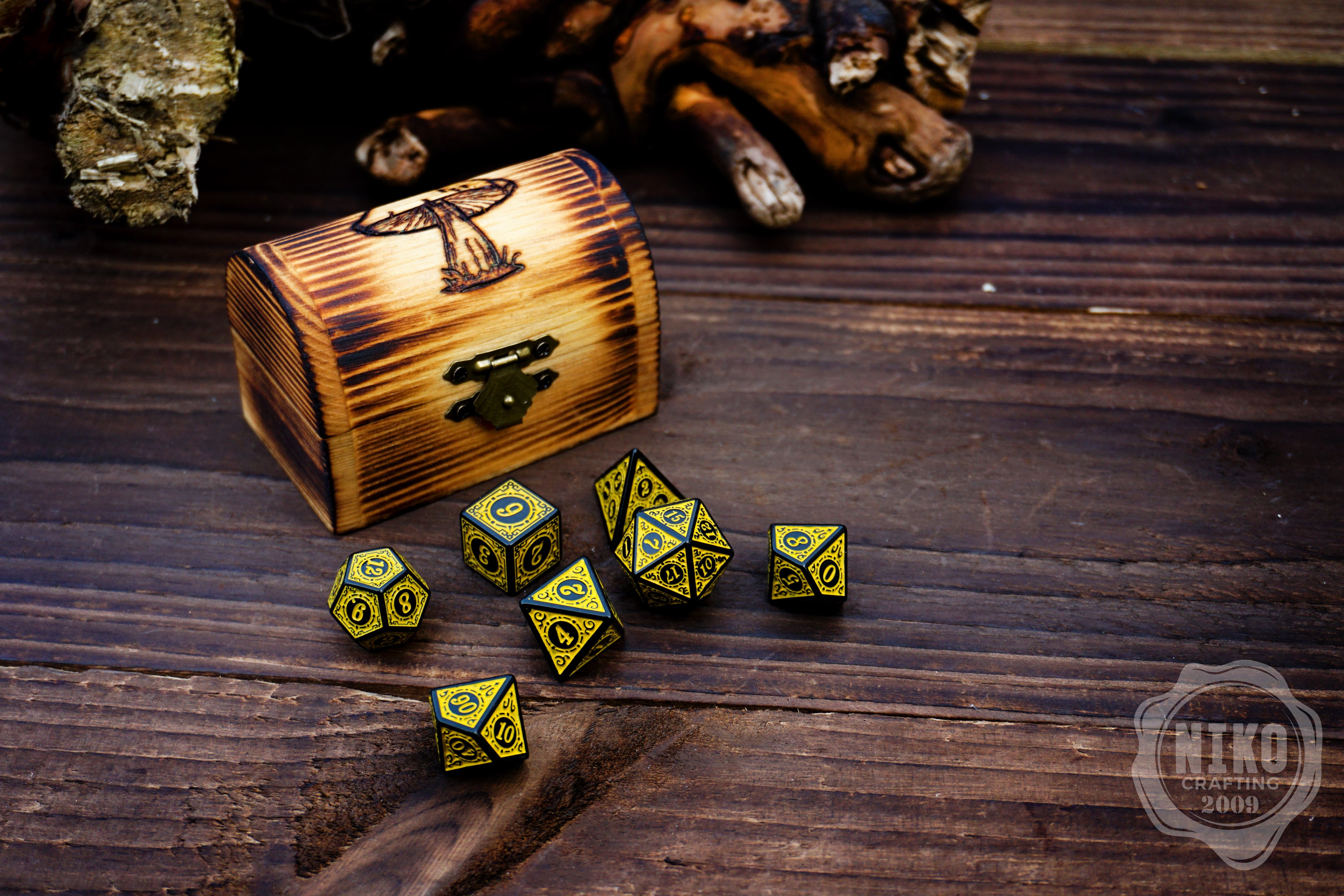 DnD Dice in Wooden Box - Pyrography: Mushroom - Hand-made, Personalized Dungeons and dragons Gift