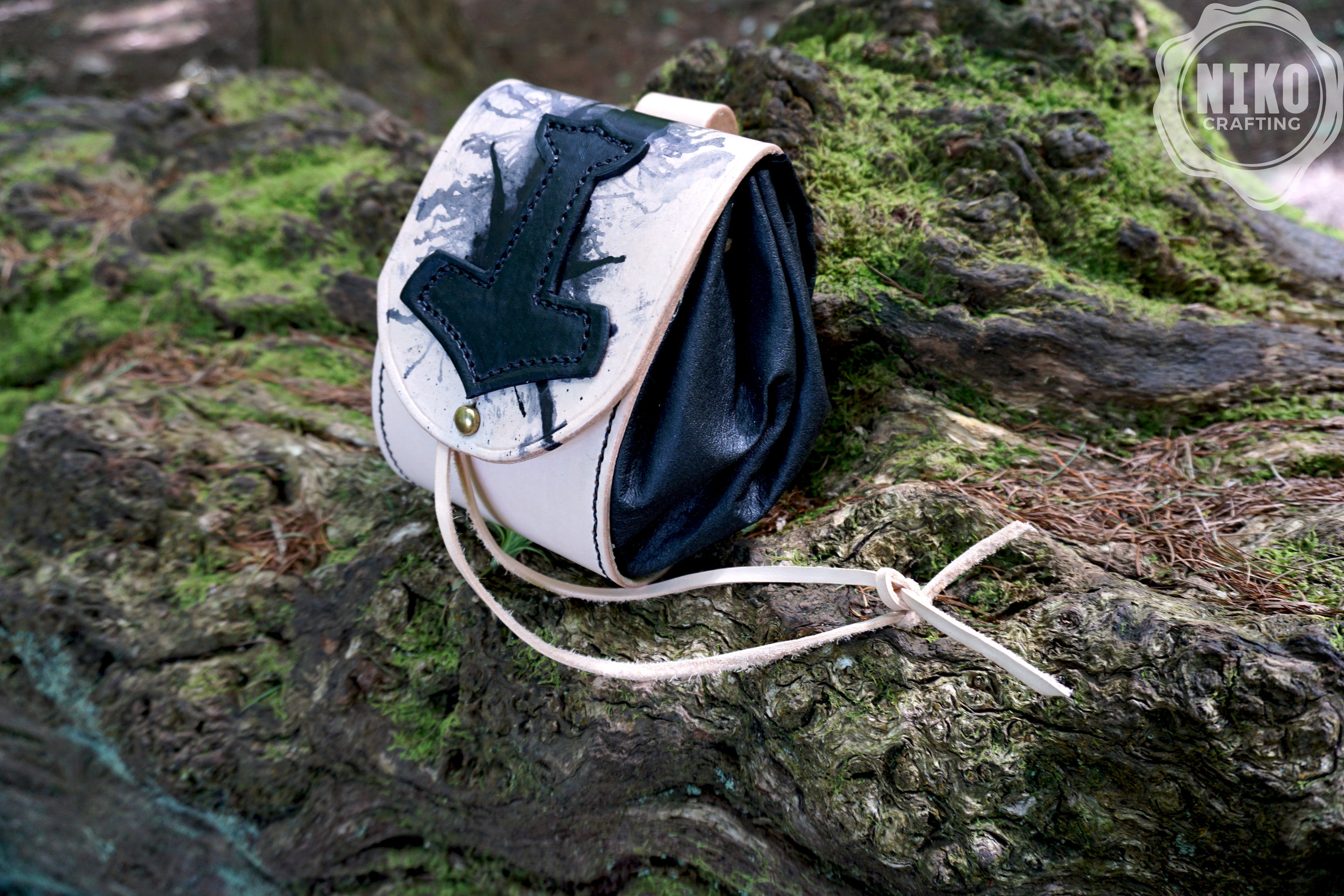 Handmade Viking Leather Belt Pouch with "Mjolnir - Thor's Hammer" - Medieval Hip-bag