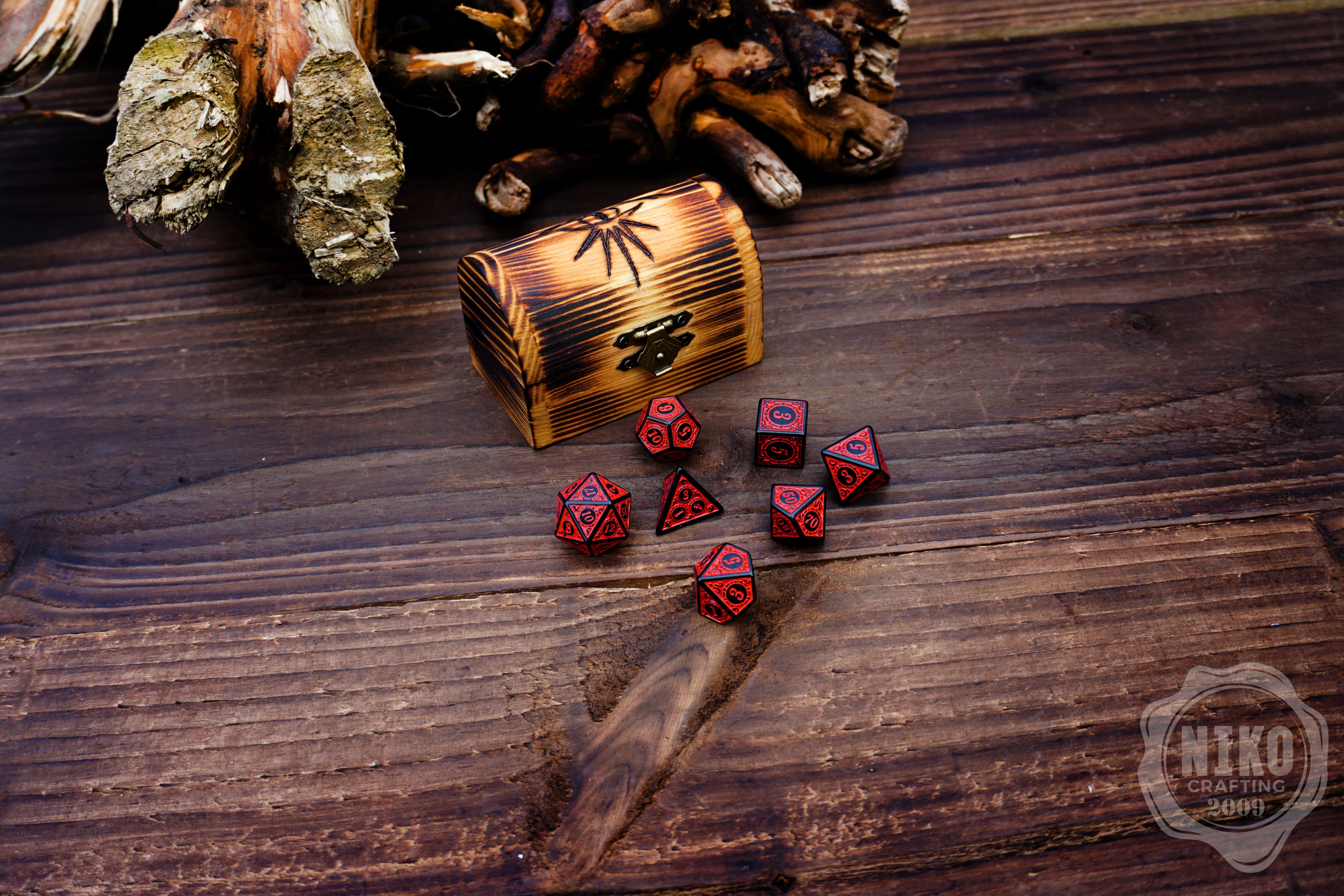 DnD Dice in Wooden Box - Pyrography: the Eye of Barad-dur - Hand-made, Personalized Dungeons and dragons Gift