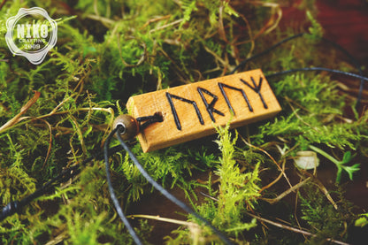 Health Amulet - Personalised Viking Rune Talisman - Oak Wood Norse Charm Necklace - Incense and Pendant - Handmade Box