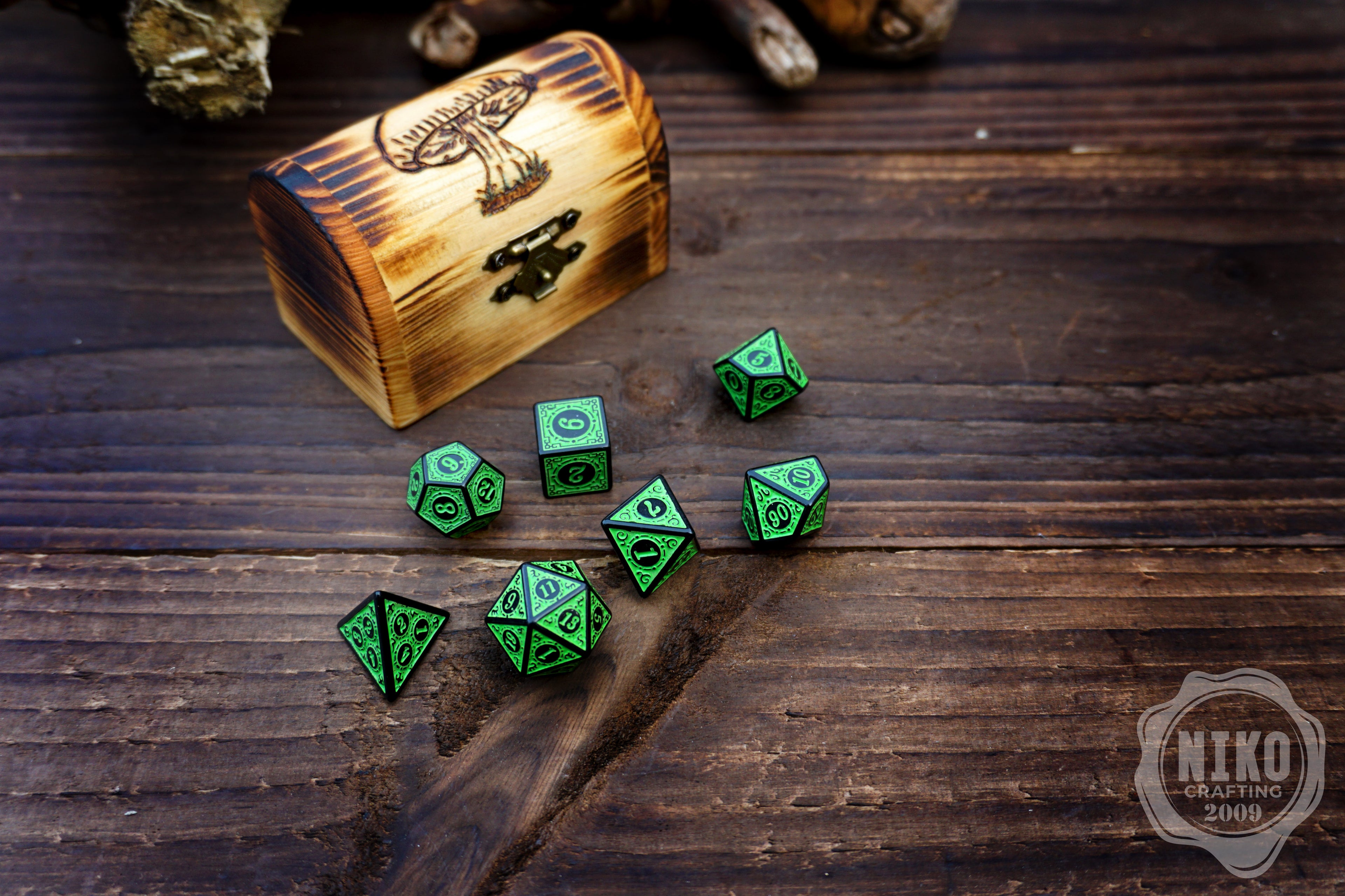 DnD Dice in Wooden Box - Pyrography: Mushroom 2 - Hand-made, Personalized Dungeons and dragons Gift
