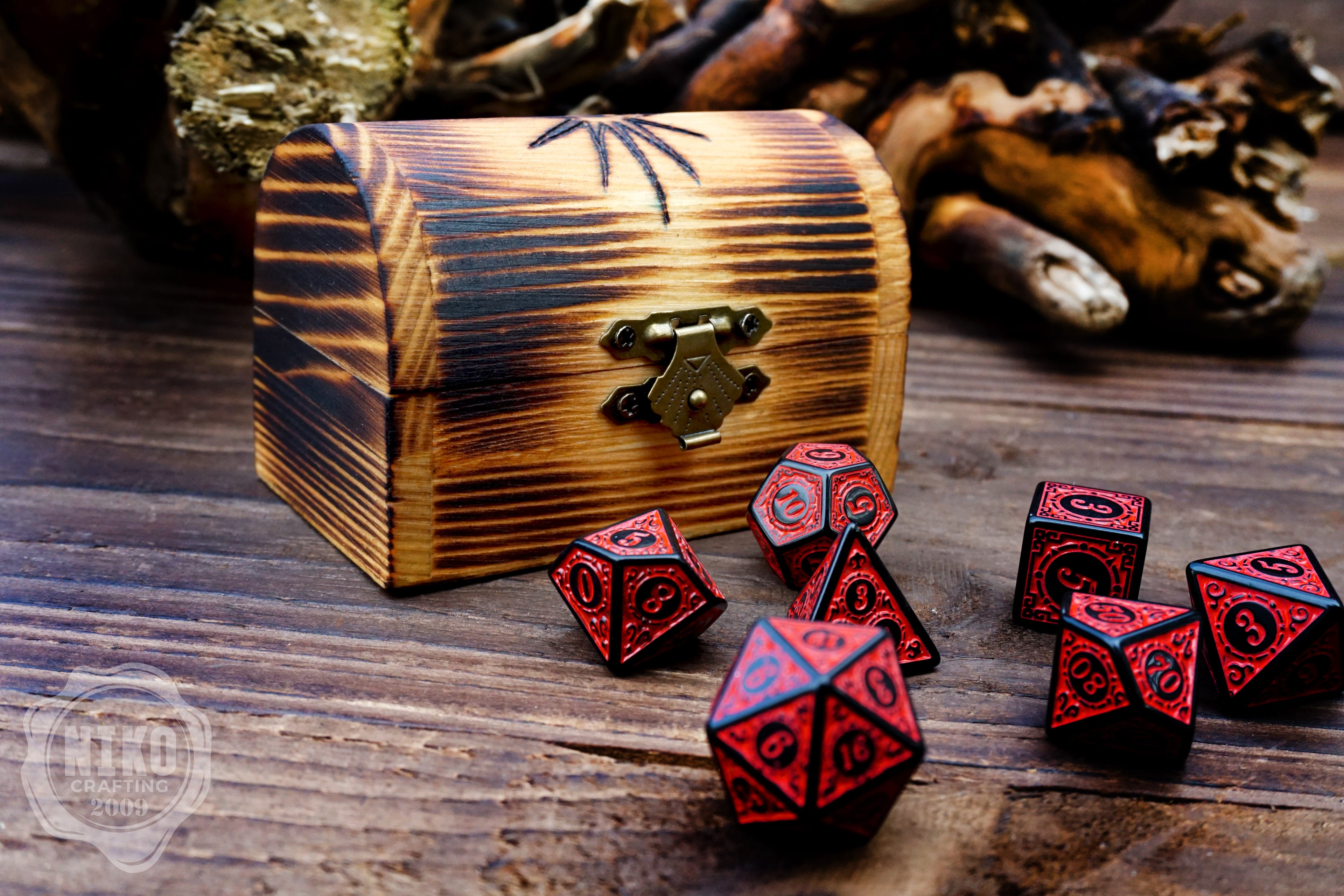 DnD Dice in Wooden Box - Pyrography: the Eye of Barad-dur - Hand-made, Personalized Dungeons and dragons Gift
