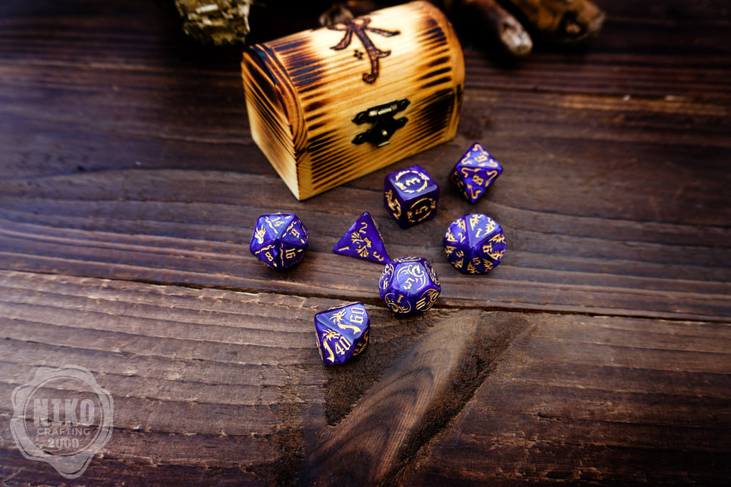 DnD Dice in Wooden Box - Pyrography: JRRT Bindrune - Hand-made, Personalized Dungeons and dragons Gift