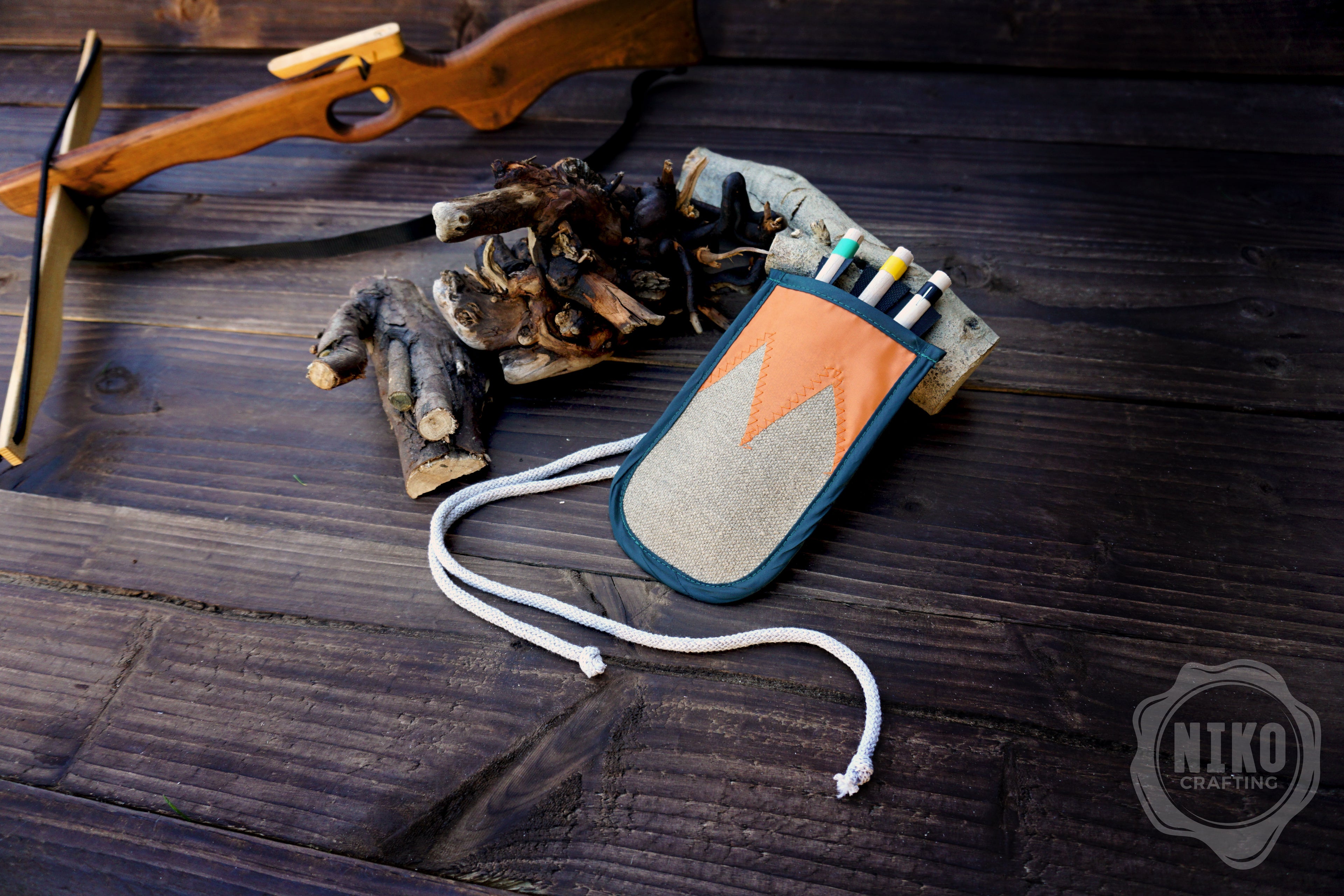 Handmade Toy Linen Quiver for Large Crossbow – Includes 3 Wooden Bolts (Arrows)