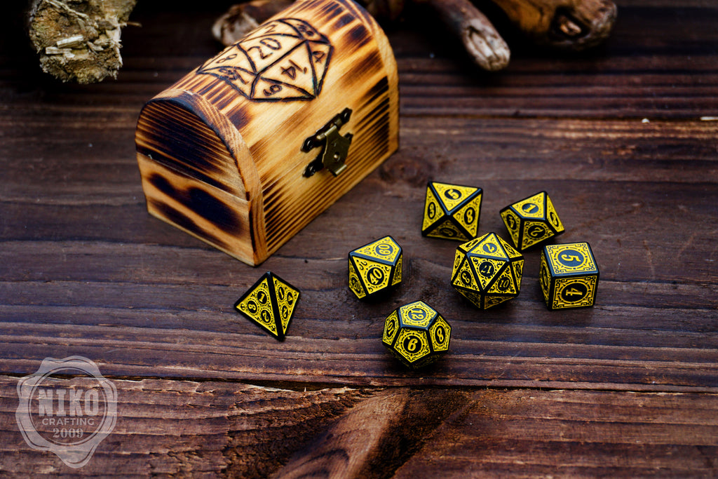 DnD Dice in Wooden Box - Pyrography: Dnd Dice - Hand-made, Personalized Dungeons and dragons Gift