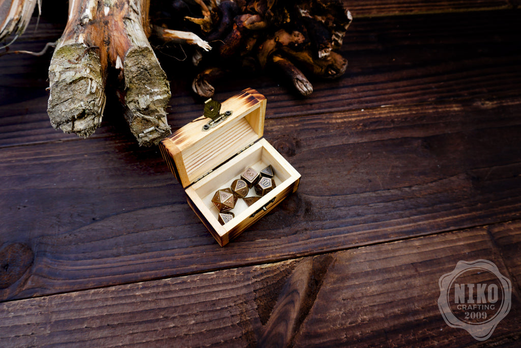 Metal Dice in Wooden Box - Pyrography: Viking Knot - Hand-made, Personalized Dungeons and dragons Gift