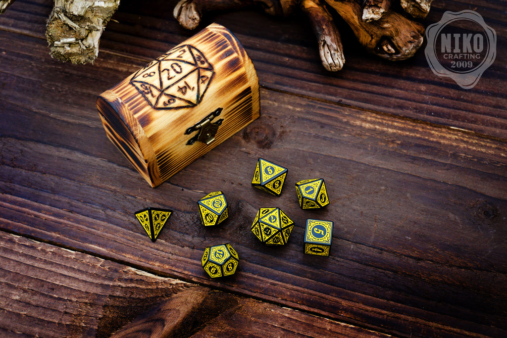 DnD Dice in Wooden Box - Pyrography: Dnd Dice - Hand-made, Personalized Dungeons and dragons Gift