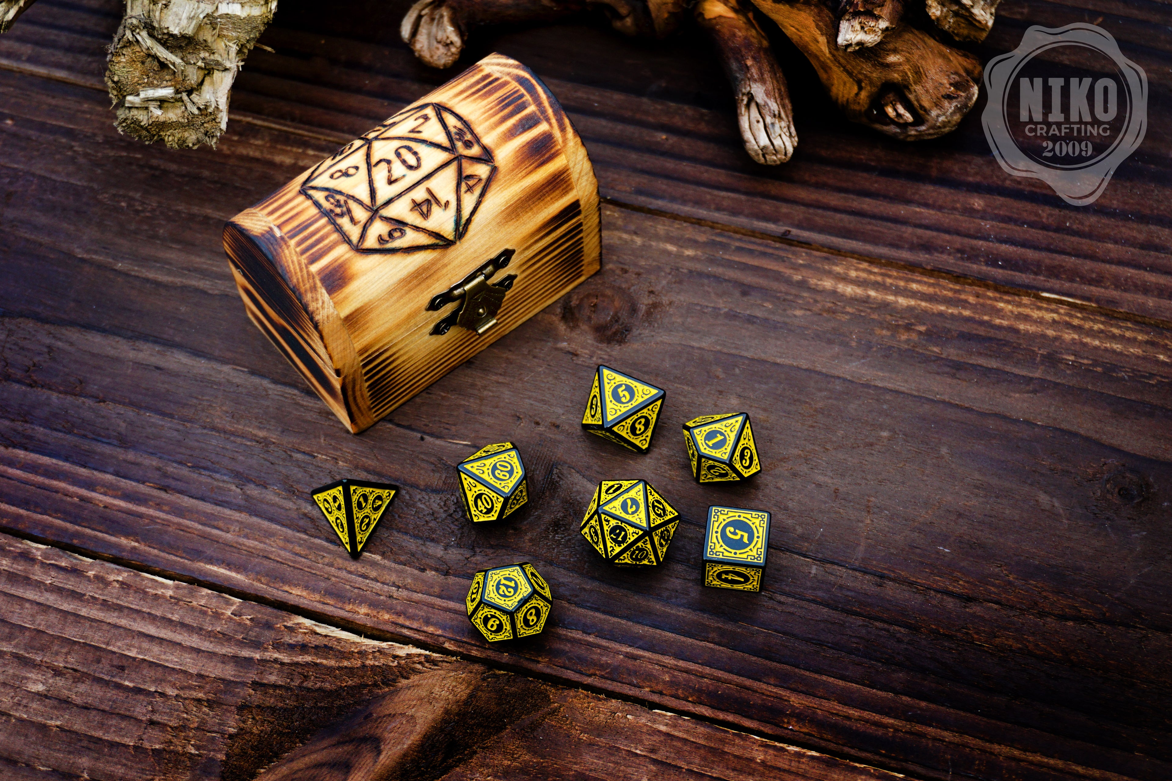 DnD Dice in Wooden Box - Pyrography: Dnd Dice - Hand-made, Personalized Dungeons and dragons Gift