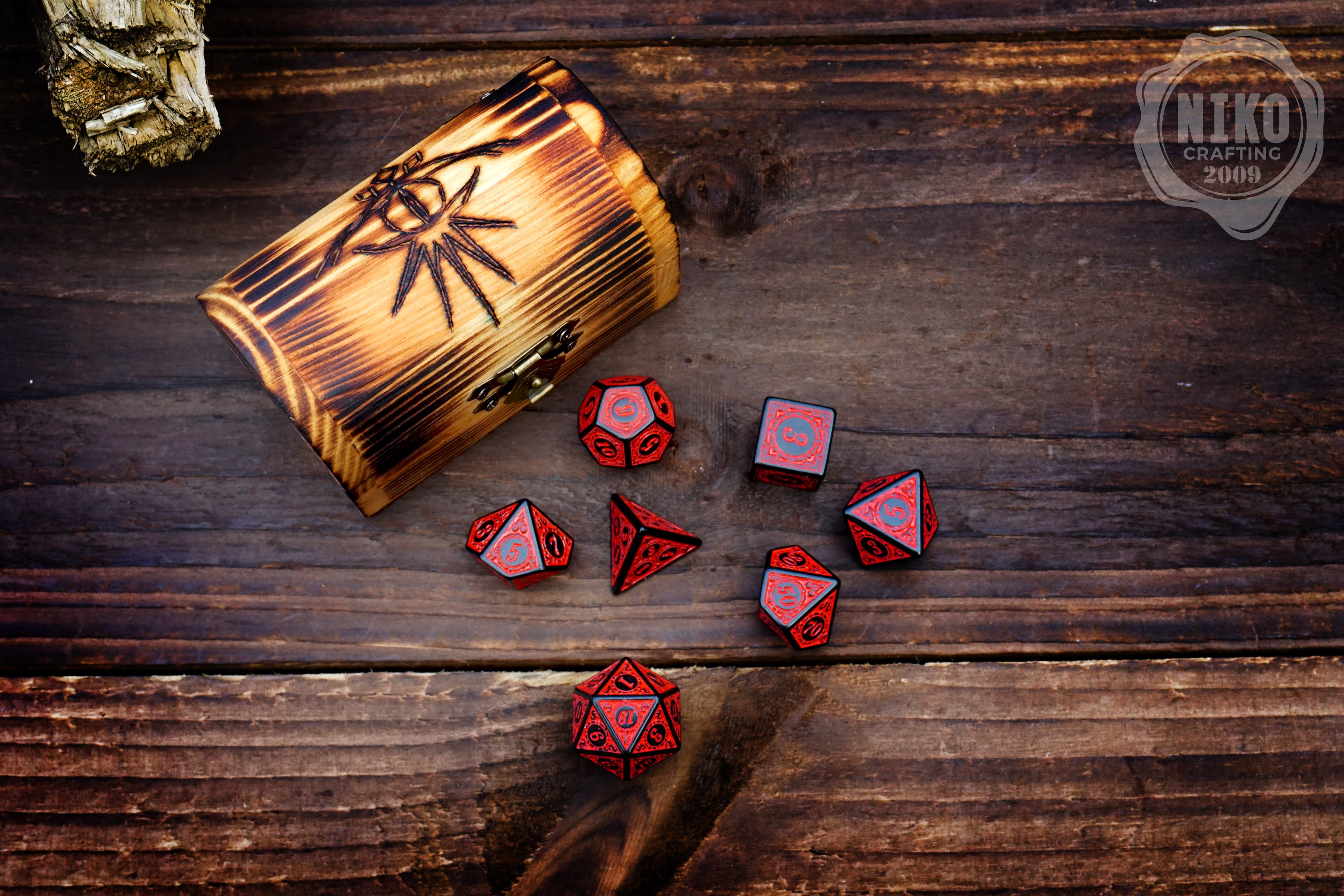 DnD Dice in Wooden Box - Pyrography: the Eye of Barad-dur - Hand-made, Personalized Dungeons and dragons Gift