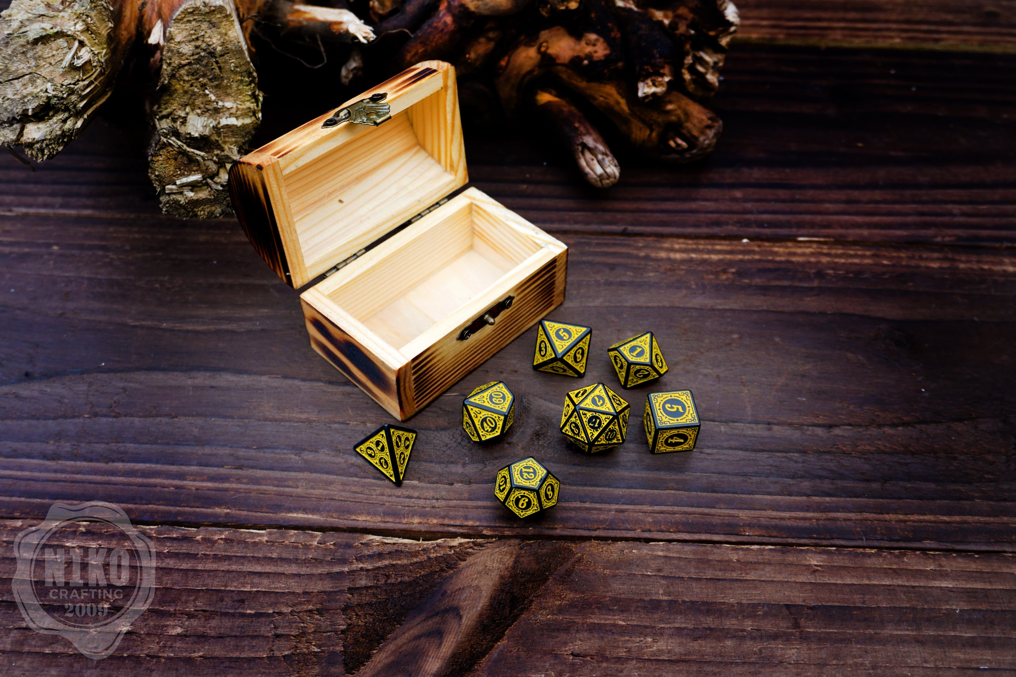 DnD Dice in Wooden Box - Pyrography: Dnd Dice - Hand-made, Personalized Dungeons and dragons Gift