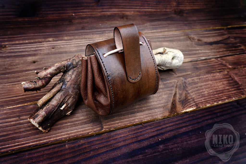 Handmade Medieval-style leather  pouch with Viking knot embossing - Hipbag