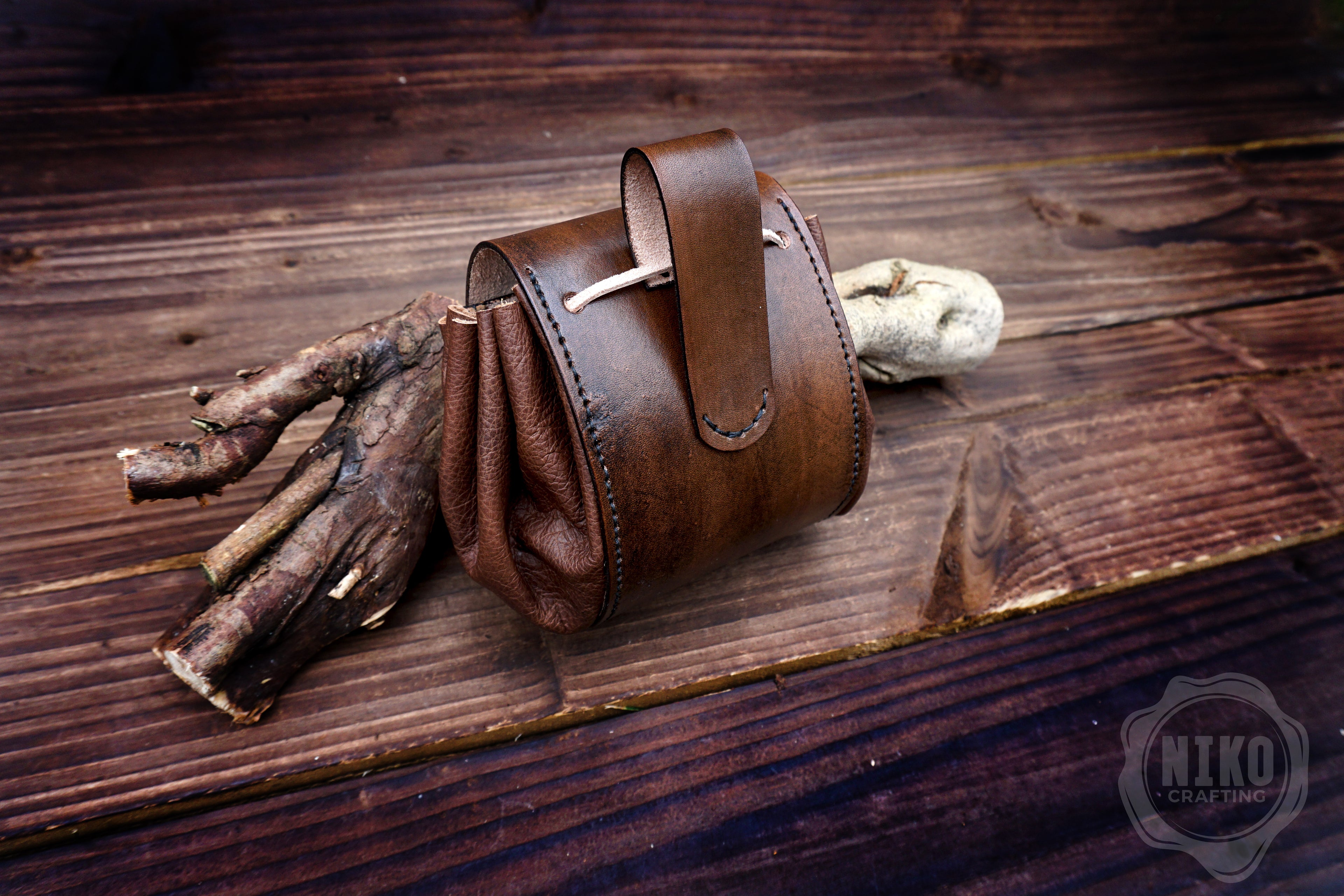 Handmade Medieval-style leather  pouch with Viking knot embossing - Hipbag