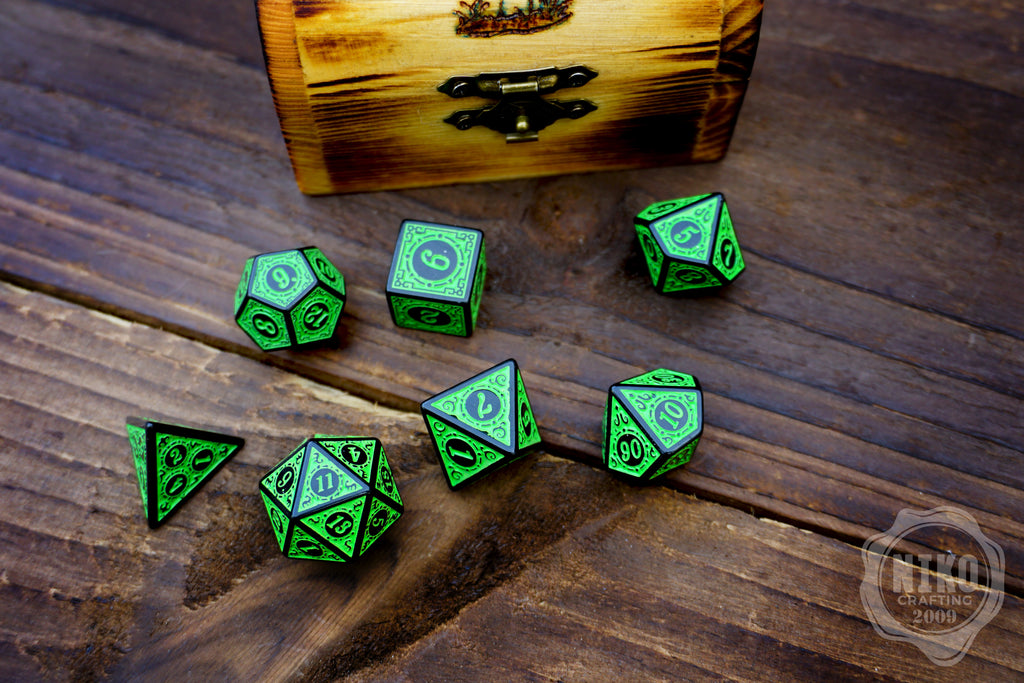 DnD Dice in Wooden Box - Pyrography: Mushroom 2 - Hand-made, Personalized Dungeons and dragons Gift