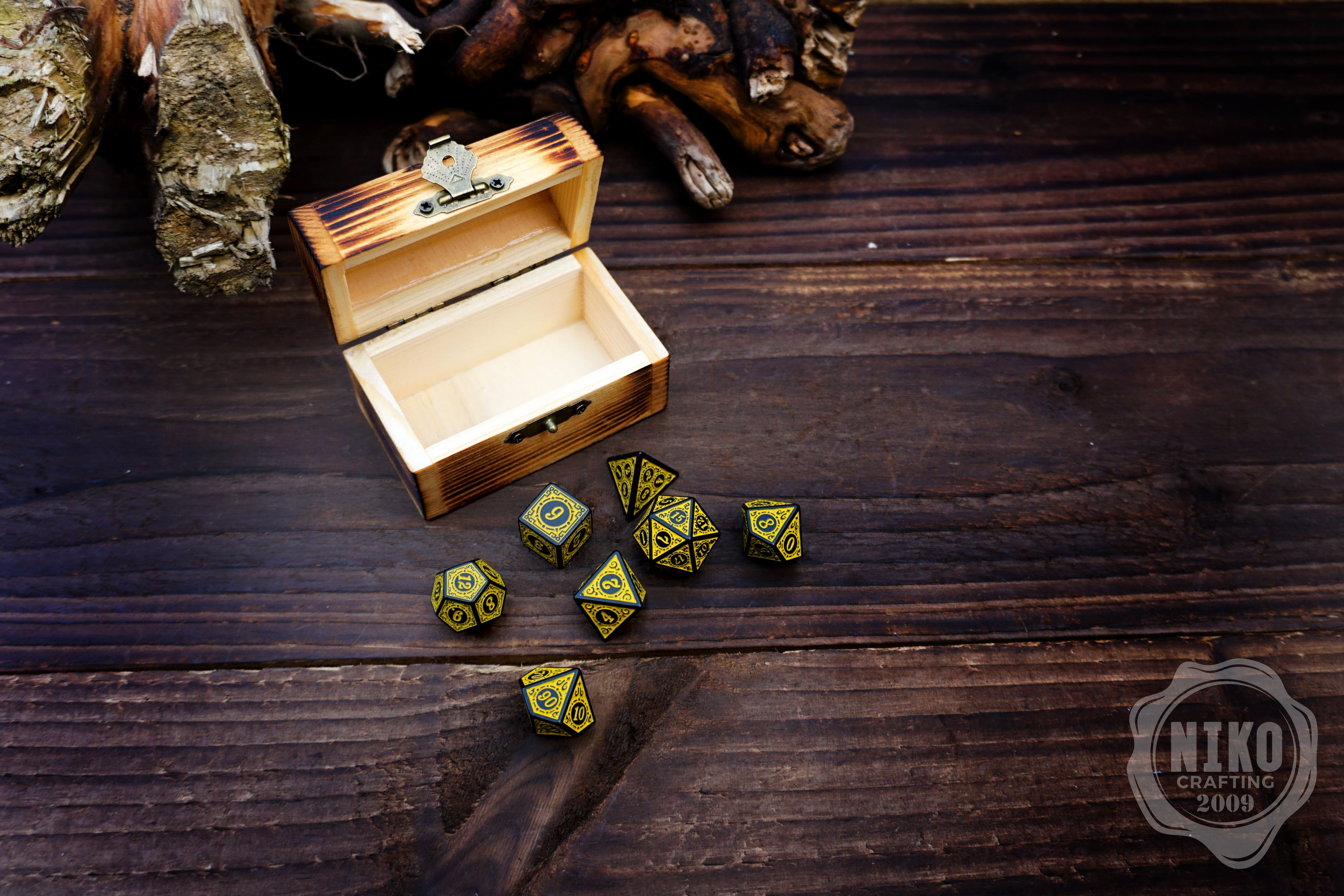 DnD Dice in Wooden Box - Pyrography: Mushroom - Hand-made, Personalized Dungeons and dragons Gift