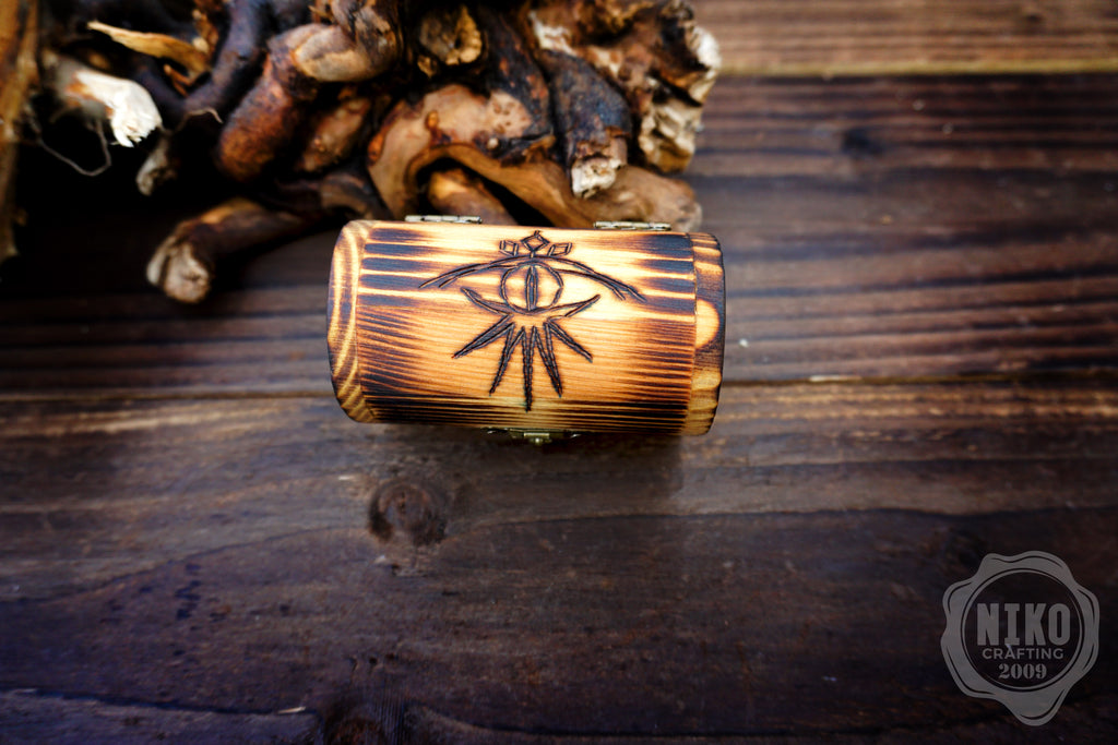 DnD Dice in Wooden Box - Pyrography: the Eye of Barad-dur - Hand-made, Personalized Dungeons and dragons Gift