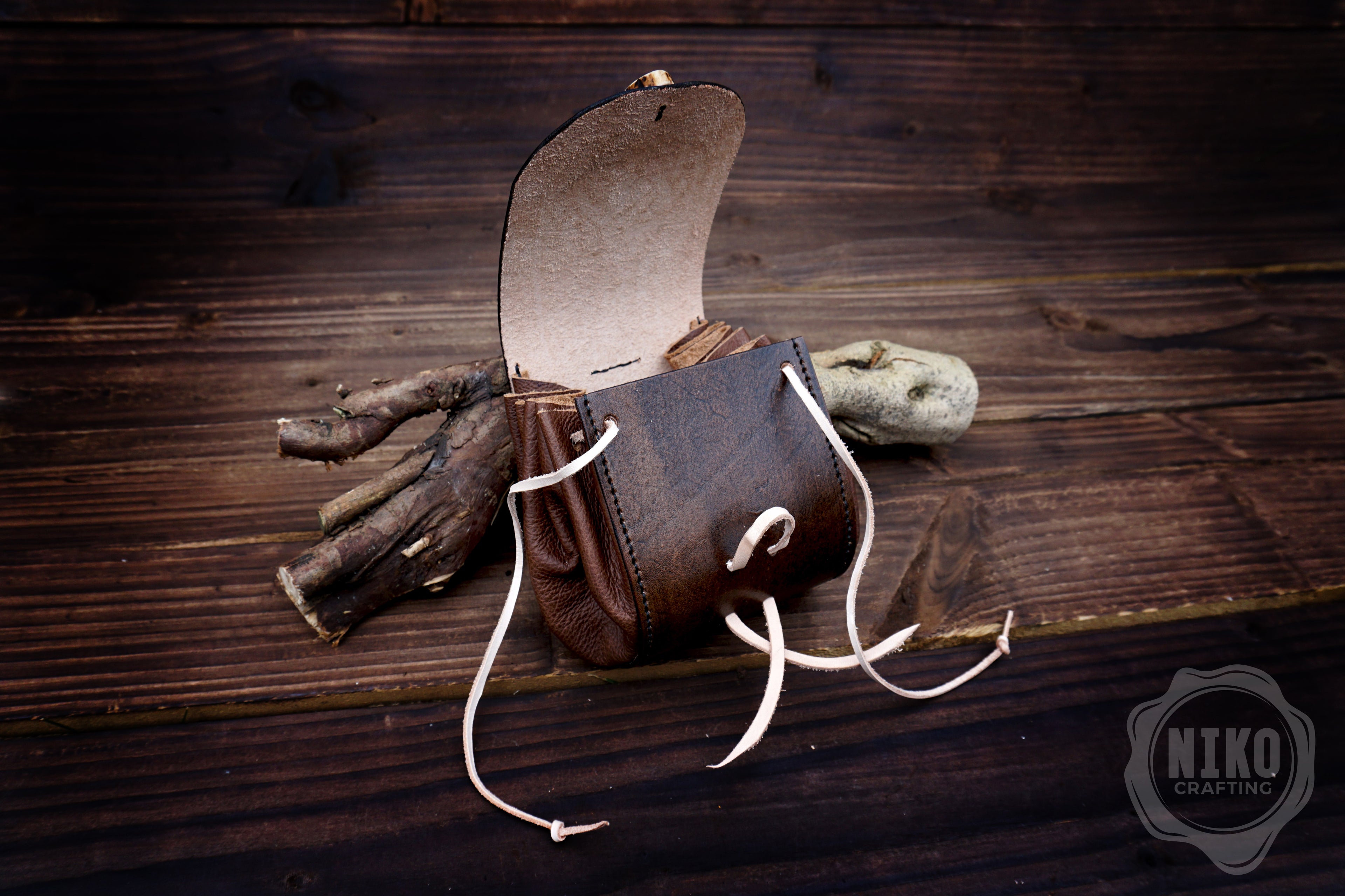 Handmade Medieval-style leather  pouch with Viking knot embossing - Hipbag