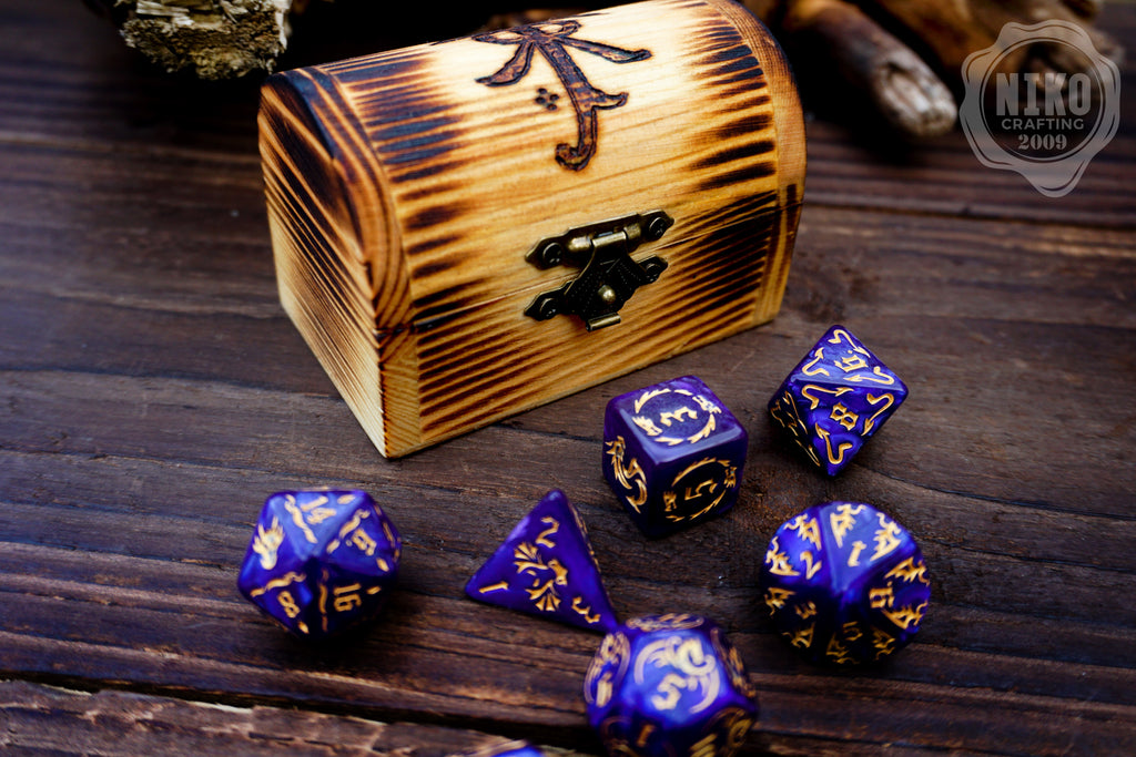 DnD Dice in Wooden Box - Pyrography: JRRT Bindrune - Hand-made, Personalized Dungeons and dragons Gift