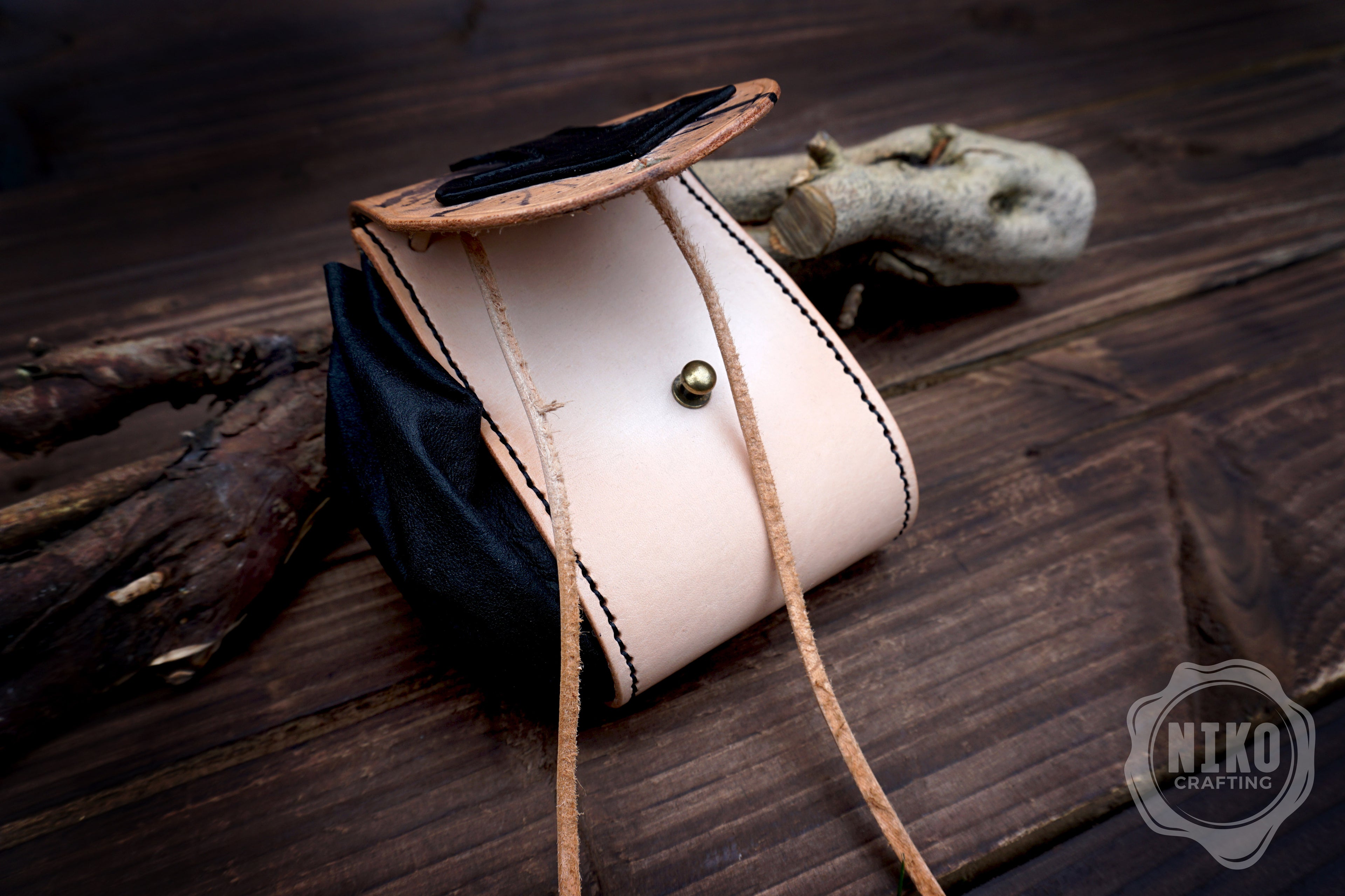 Handmade Viking Leather Belt Pouch with "Mjolnir - Thor's Hammer" - Medieval Hip-bag