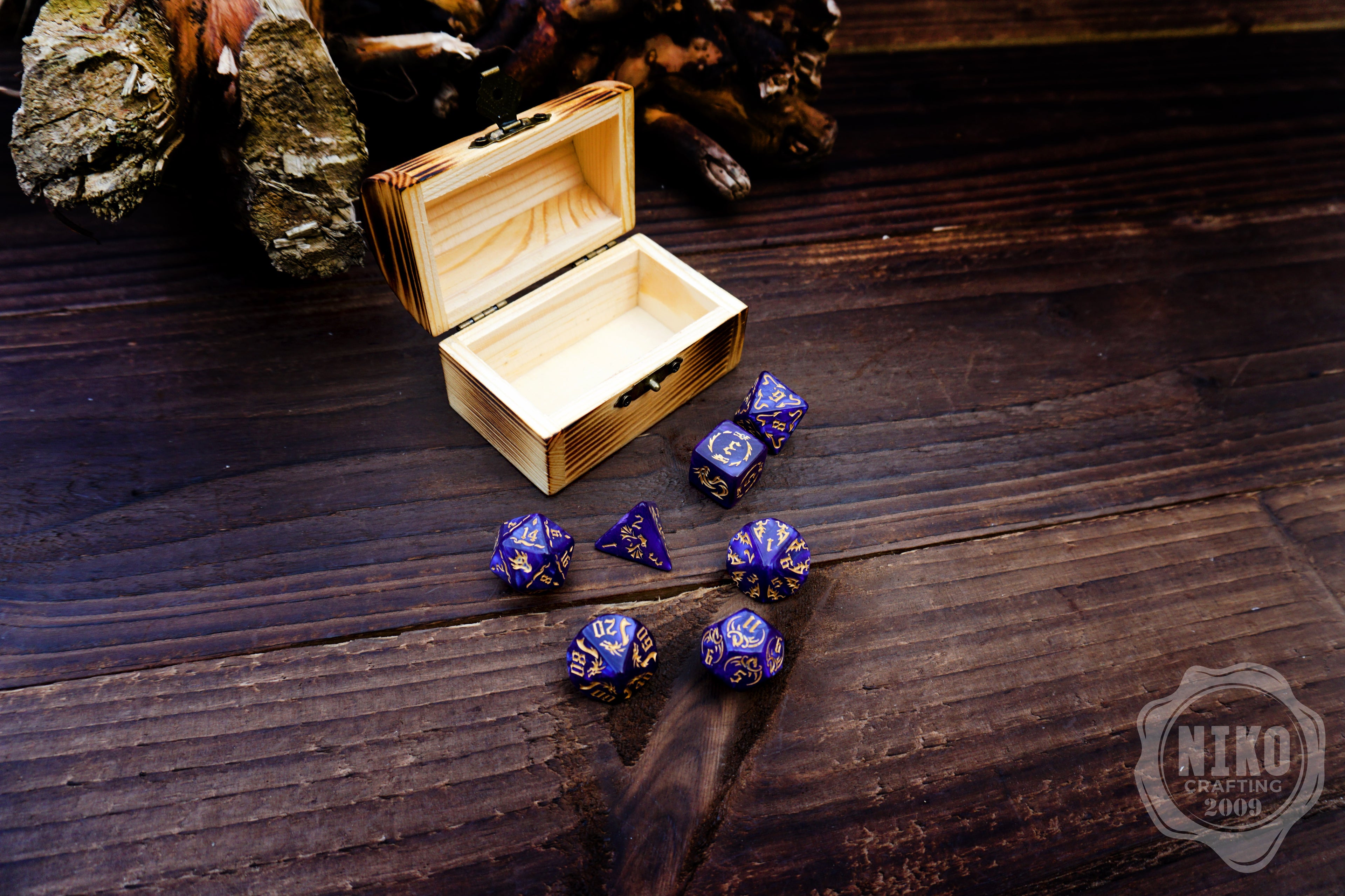 DnD Dice in Wooden Box - Pyrography: JRRT Bindrune - Hand-made, Personalized Dungeons and dragons Gift