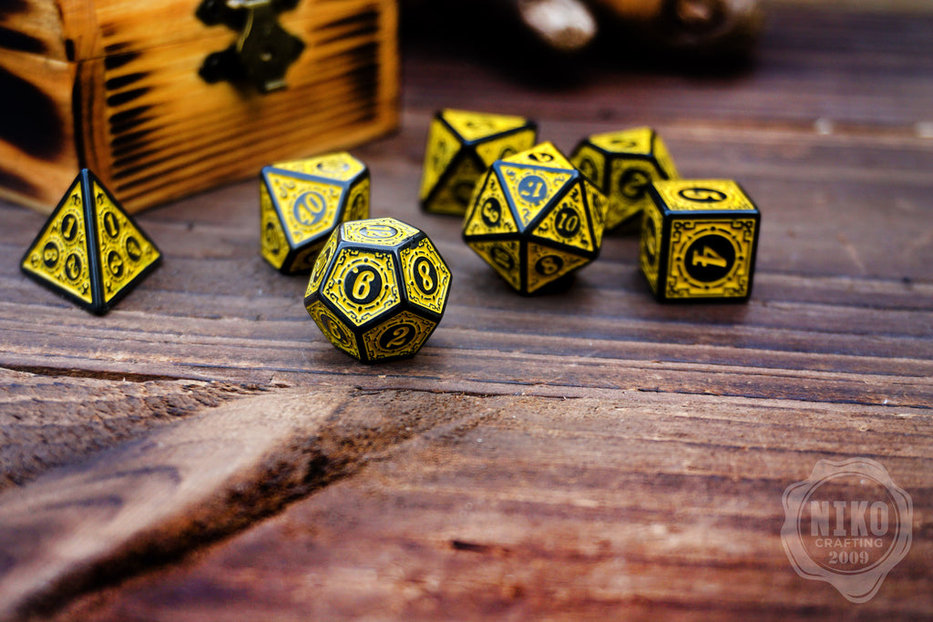 DnD Dice in Wooden Box - Pyrography: Dnd Dice - Hand-made, Personalized Dungeons and dragons Gift