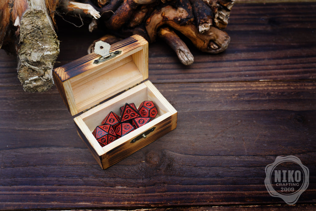 DnD Dice in Wooden Box - Pyrography: the Eye of Barad-dur - Hand-made, Personalized Dungeons and dragons Gift