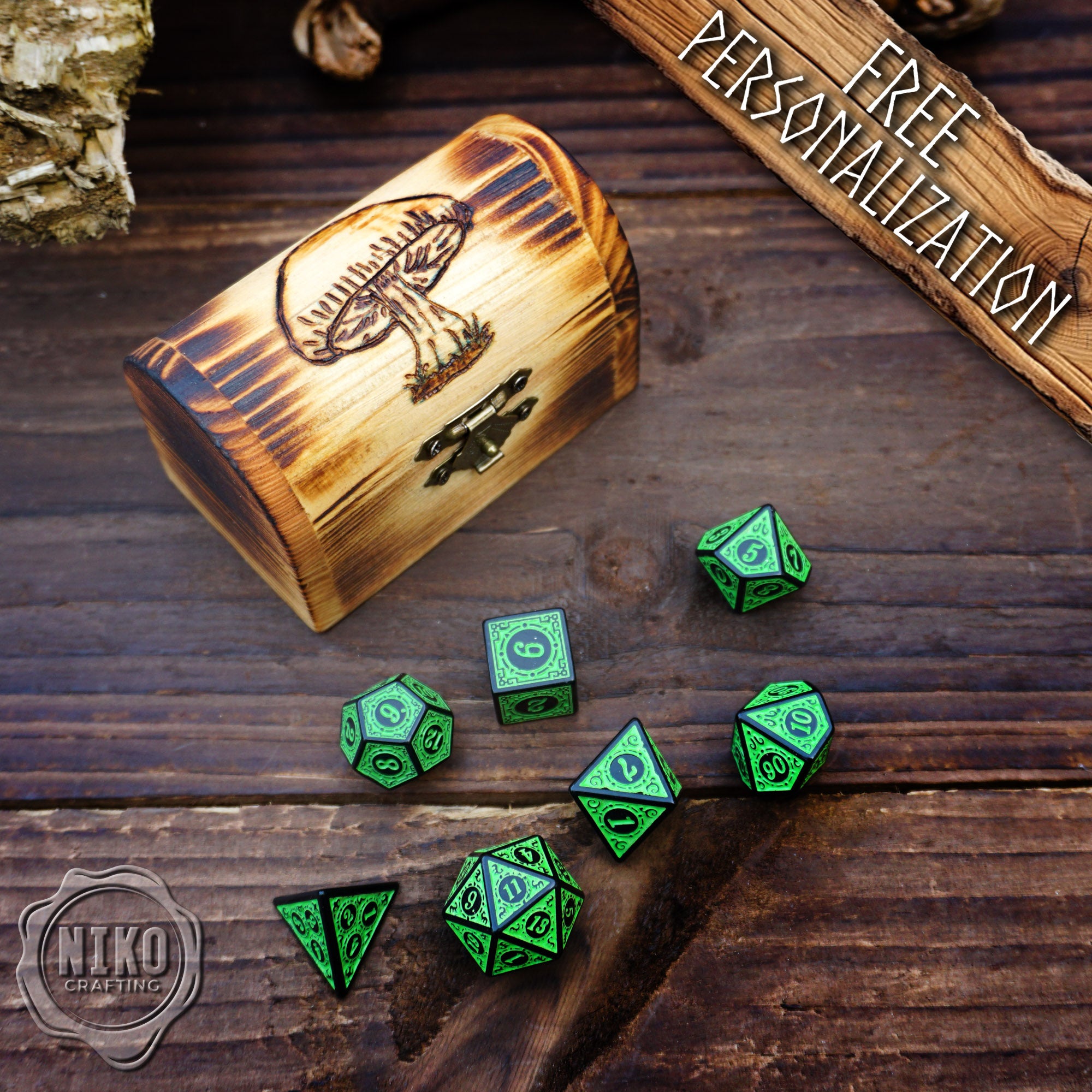 DnD Dice in Wooden Box - Pyrography: Mushroom 2 - Hand-made, Personalized Dungeons and dragons Gift