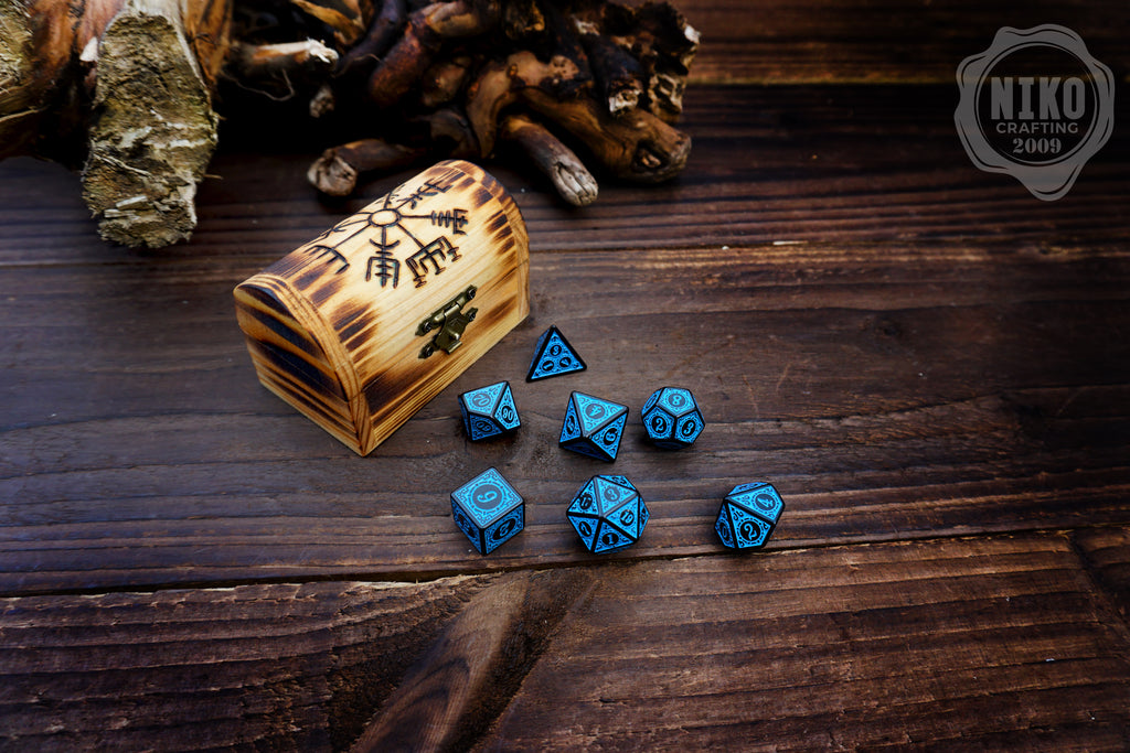 DnD Dice in Wooden Box - Pyrography: Vegvísir - Hand-made, Personalized Dungeons and dragons Gift