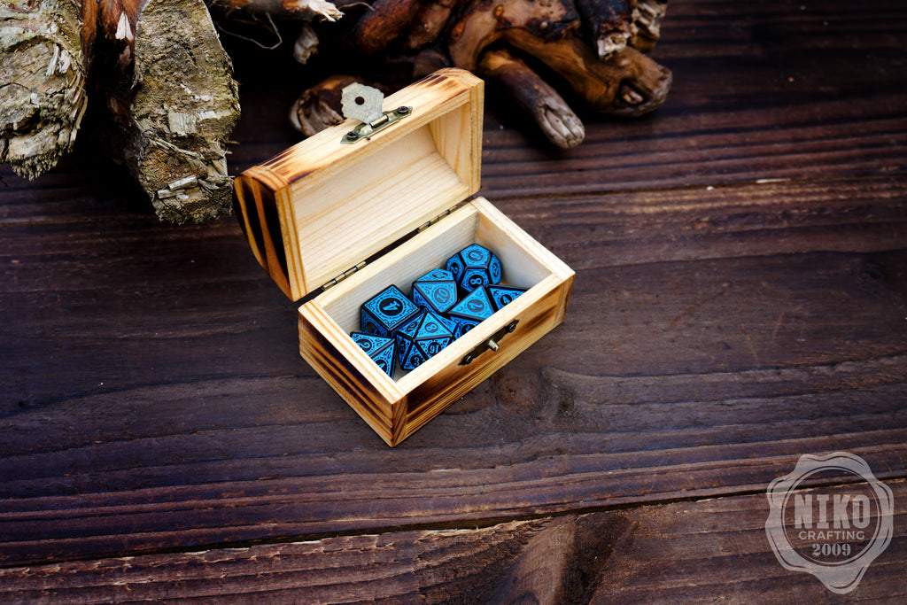 DnD Dice in Wooden Box - Pyrography: Vegvísir - Hand-made, Personalized Dungeons and dragons Gift