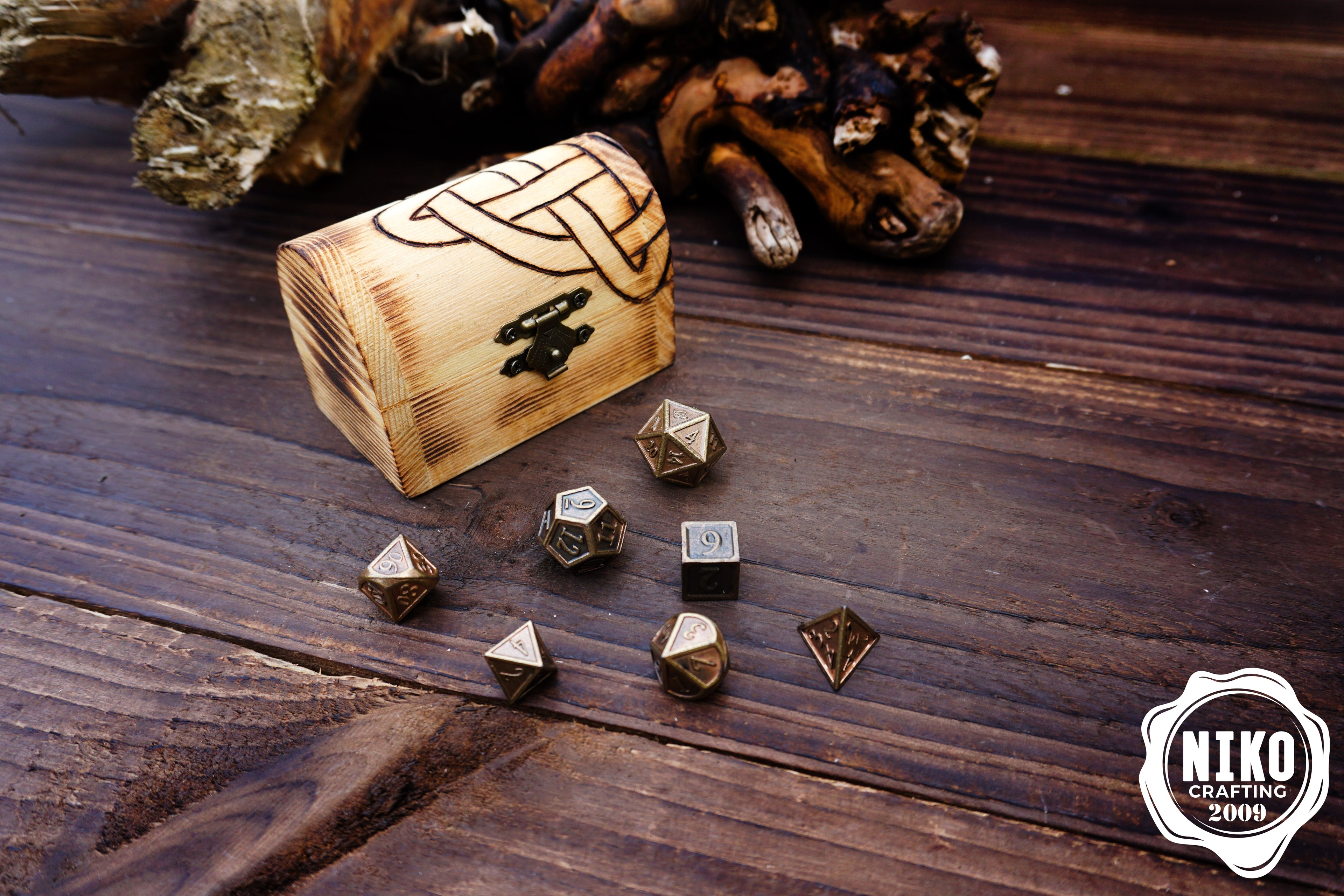 Metal Dice in Wooden Box - Pyrography: Viking Knotwork - Hand-made, Personalized Dungeons and dragons Gift