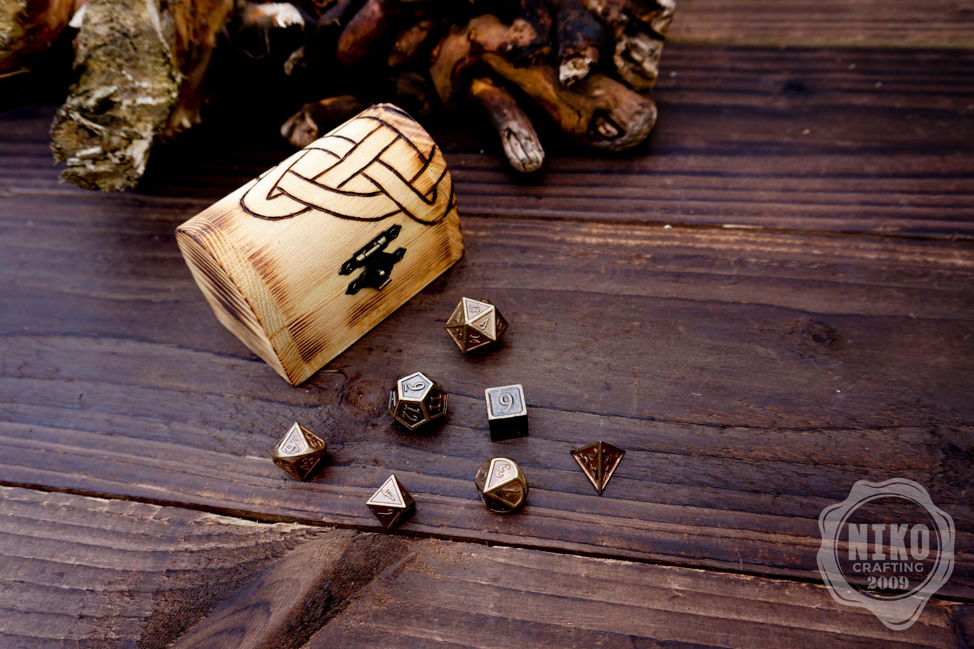 Metal Dice in Wooden Box - Pyrography: Viking Knotwork - Hand-made, Personalized Dungeons and dragons Gift